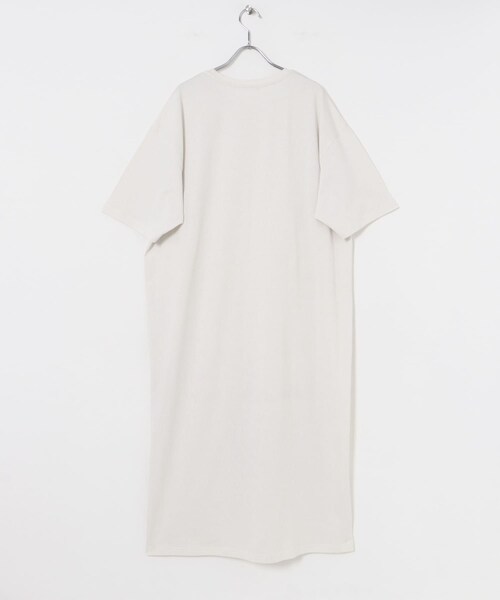 URBAN RESEARCH（アーバンリサーチ）の「ルーズTシャツワンピース（ワンピース・レディース・BLACK/STEEL・FREE）」の19枚目の写真