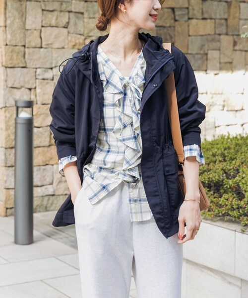 URBAN RESEARCH DOORS（アーバンリサーチドアーズ）の「『WEB/一部店舗限定カラー』ナイロンマウンテンパーカー（マウンテンパーカー・レディース・L.BEIGE/LIME/NAVY/BLACK・S/M）」の4枚目の写真