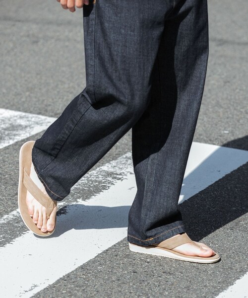 ITEMS URBANRESEARCH（アイテムズ アーバンリサーチ）の「エコレザートングサンダル（サンダル・メンズ・BEG/BLK/GRN/PNK・26.5/27.5）」の14枚目の写真