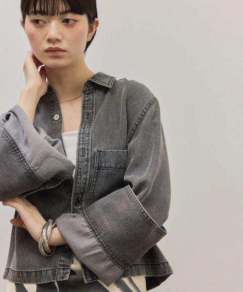 ADAM ET ROPE'(アダムエロペ)の「ライトデニムシャツ(シャツ/ブラウス・レディース・ブラック/ブルー系/サックス・F)」の13枚目の写真