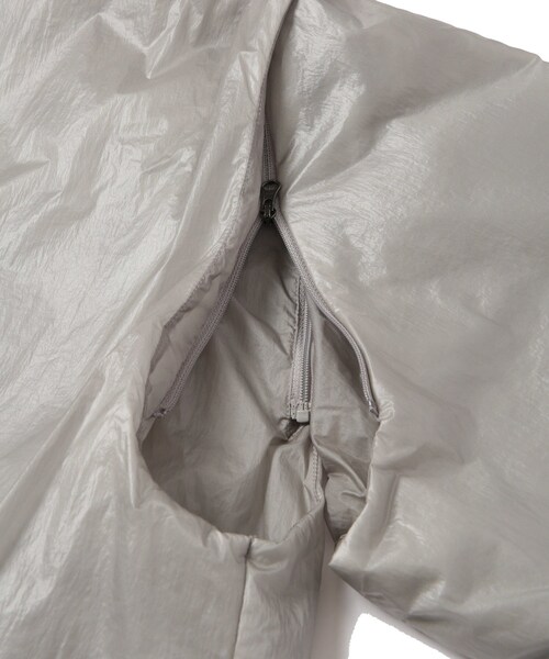 ADAM ET ROPE'（アダムエロペ）の「【AMOMENTO/アモーメント】MENS DETACHABLE SLEEVE JUMPER（その他アウター・メンズ・ライトグレー/ネイビー・L/M）」の8枚目の写真