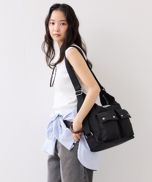 VIS(ビス)の「WEB限定追加【OUTDOOR PRODUCTS】VIS別注 ダブルポケット ショルダーバッグ / マルチWAY(ショルダーバッグ・レディース・ブラック/ベージュ・F)」の8枚目の写真