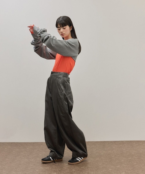 ADAM ET ROPE'（アダムエロペ）の「ボレロニットビスチェ（ベスト・レディース・ブラック/グレー・F）」の6枚目の写真