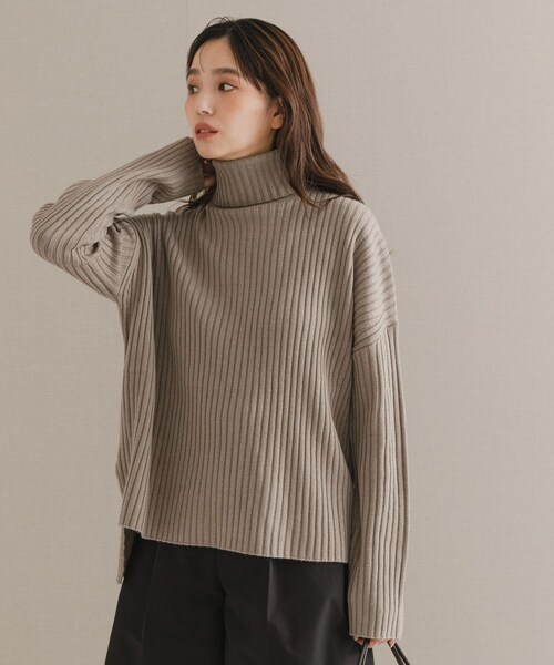 URBAN RESEARCH ROSSO（アーバンリサーチロッソ）の「マシーンウォッシュ ワイドリブニット（ニット/セーター・レディース・GRAY/L/BLUE/MOCHA・Free）」の16枚目の写真