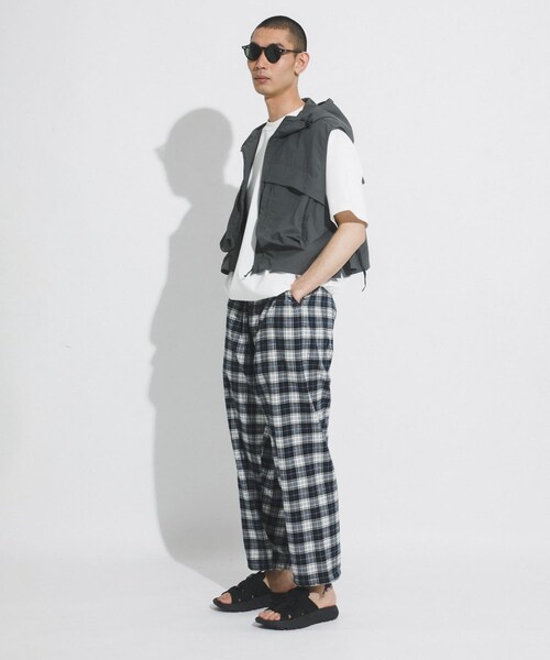 EKAL(エカル)の「White Mountaineering POLARIZED SUNGLASSES(メガネ・メンズ・BLACK・One)」の3枚目の写真