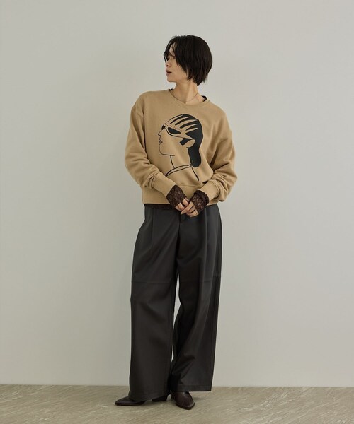 ADAM ET ROPE'(アダムエロペ)の「【Camille de Cussac by SALON】アートプリントスウェット(スウェット・レディース・ホワイト/ホワイト系/ベージュ/ベージュ系・F)」の11枚目の写真