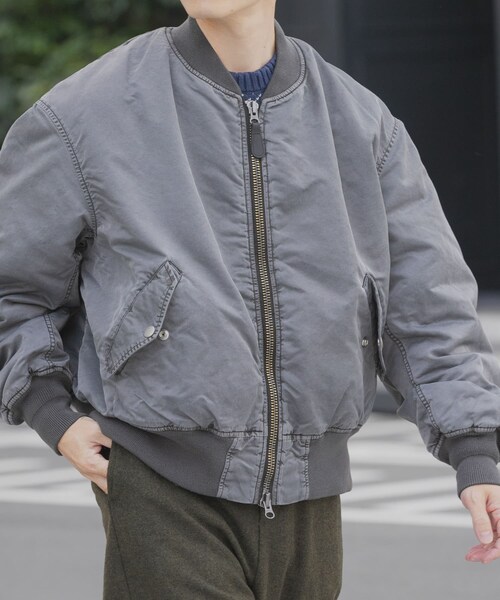 ITEMS URBANRESEARCH(アイテムズ アーバンリサーチ)の「ピグメントダイ オーバーサイズMA-1(MA-1・メンズ・KHAKI/GREIGE/GRAY・M/L)」の6枚目の写真