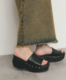 KBF（ケイビーエフ）の「スタッズサボサンダル（サンダル・レディース）」