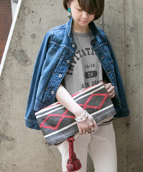 URBAN RESEARCH DOORS（アーバンリサーチドアーズ）の「オルテガ2wayクラッチバッグ（クラッチバッグ・レディース・KHAKI/RED/BLACK・one）」の6枚目の写真