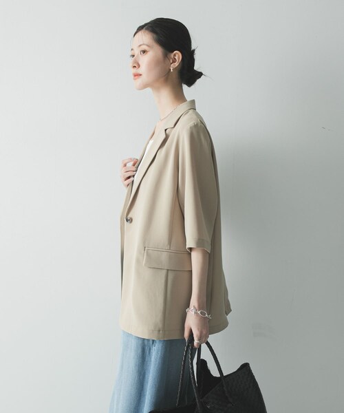 URBAN RESEARCH（アーバンリサーチ）の「『UR TECH DRYLUXE』ハーフスリーブジャケット（テーラードジャケット・レディース・BEIGE/BLACK・Free）」の17枚目の写真
