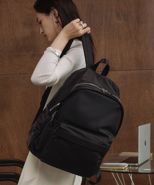 ROPE'(ロペ)の「【E'POR】【A4/PC対応・撥水・軽量】Pac Sac(パックサック)【26SS/新型】/累計1万点販売・一部WEB限定(バックパック/リュック・レディース・ブラック/グレー/ダークブラウン/ベージュ・F)」の1枚目の写真