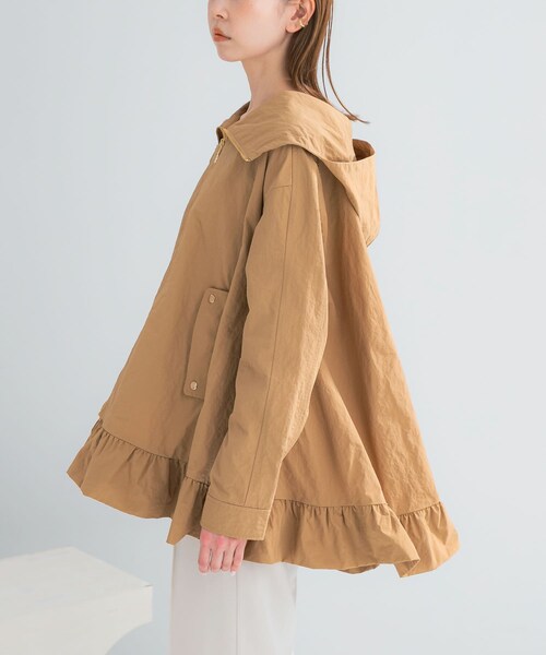 URBAN RESEARCH ROSSO（アーバンリサーチロッソ）の「Mewl　フリルマウンテンパーカー（マウンテンパーカー・レディース・BEIGE/BLACK・Free）」の16枚目の写真