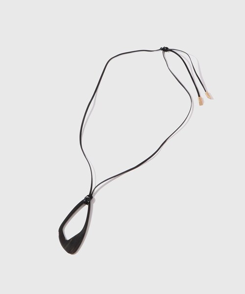ADAM ET ROPE'（アダムエロペ）の「【CATH・S/キャッツ】HOLLOW HORN NECKLACE（ネックレス・メンズ・ブラック・F）」の2枚目の写真