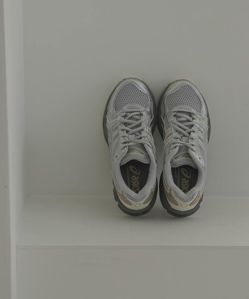 URBAN RESEARCH(アーバンリサーチ)の「ASICS GEL-KAYANO 14(スニーカー・レディース・025C/P SV・24/24.5/25/25.5)」の6枚目の写真