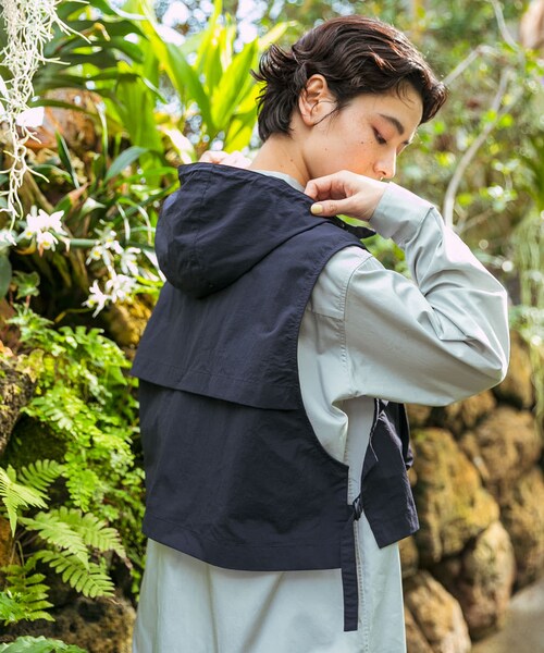 EKAL（エカル）の「『URTECH』ナイロンタッサー ベスト（ベスト・レディース・グラファイト/ネイビー・One）」の20枚目の写真