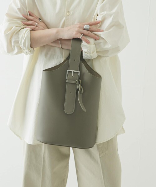 URBAN RESEARCH(アーバンリサーチ)の「『一部別注カラー』BAGMATI レザーワンショルダーバッグ(ハンドバッグ・レディース・NATURAL/別注GREEN・-)」の10枚目の写真