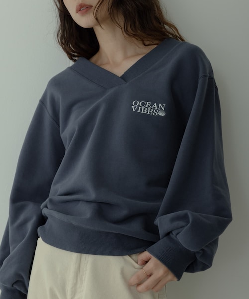 URBAN RESEARCH Sonny Label（アーバンリサーチサニーレーベル）の「Vネック刺繍スウェット（スウェット・レディース・オートミール/ピンク/フェードネイビー・Free）」の2枚目の写真