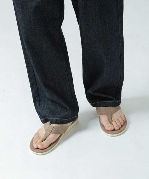 ITEMS URBANRESEARCH（アイテムズ アーバンリサーチ）の「エコレザートングサンダル（サンダル・メンズ・BEG/BLK/GRN/PNK・26.5/27.5）」の15枚目の写真