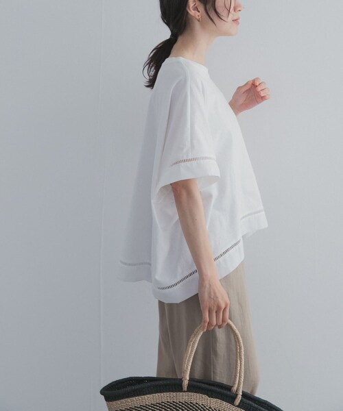 URBAN RESEARCH DOORS(アーバンリサーチドアーズ)の「ハシゴレースドッキングプルオーバー(Tシャツ/カットソー・レディース・OFF WHITE/BLACK/CAMEL・Free)」の5枚目の写真