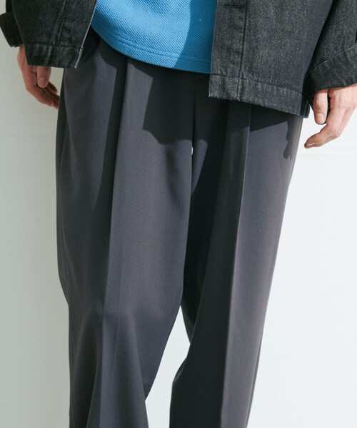 URBAN RESEARCH DOORS(アーバンリサーチドアーズ)の「『UR TECH』完声2タックワイドトラウザー(その他パンツ・メンズ・GREIGE/CHARCOAL/BLACK・S/M/L)」の16枚目の写真