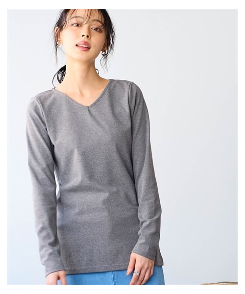 nissen（ニッセン）の「綿１００％フライス素材Ｖネック長袖Ｔシャツ（UVカット）＜大きいサイズ有＞（Tシャツ/カットソー・レディース・黒/オフホワイト/グレージュ/杢チャコールグレー/ネイビー/ライムグリーン/トープ/ディープグリーン/クラウドピンク/パープル・L/LL/3L/4L/5L/6L/8L/10L/S/M）」の3枚目の写真