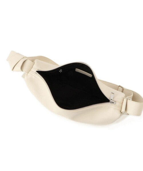 ADAM ET ROPE'(アダムエロペ)の「【WEB限定】・【サステナブル】ムスビショルダーバッグ(ショルダーバッグ・レディース・ブラック/オフホワイト/カーキ・F)」の19枚目の写真