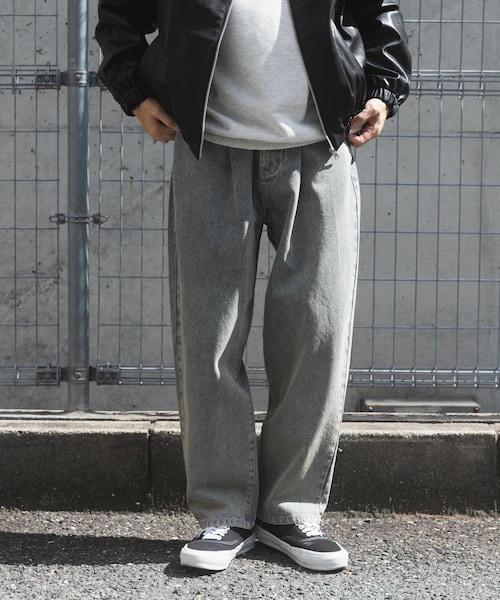 ITEMS URBANRESEARCH（アイテムズ アーバンリサーチ）の「Dusty Wide Tapered Jeans（その他パンツ・メンズ・SAND/OCEAN/STONE・M/L）」の2枚目の写真