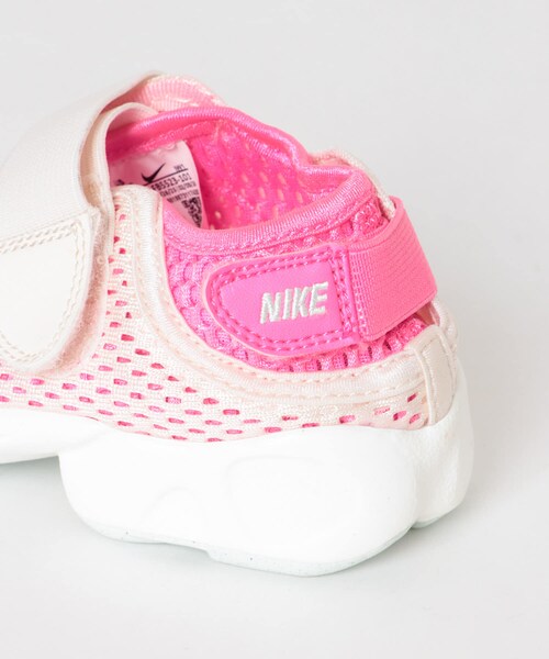 URBAN RESEARCH DOORS(アーバンリサーチドアーズ)の「NIKE ナイキリフト 2 GS/PS(KIDS)(シューズ小物/雑貨・キッズ・CHALK/PINK・18/19/20/21)」の11枚目の写真