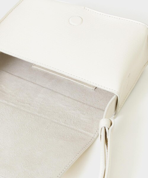 URBAN RESEARCH（アーバンリサーチ）の「STUDIO NICHOLSON　MINI CASE（ハンドバッグ・レディース・PARCHMENT/CONKER/D NAVY/ELEPHANT・FREE）」の7枚目の写真