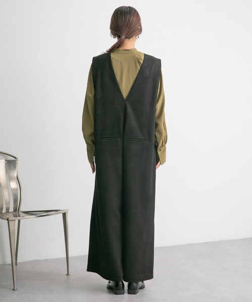 KBF（ケイビーエフ）の「ショルダータックスエードサロペット（サロペット/オーバーオール・レディース・BEIGE/BLACK・36/38）」の18枚目の写真