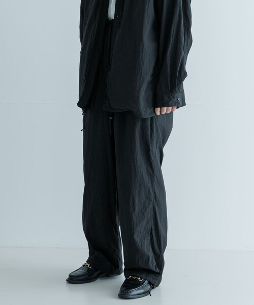 URBAN RESEARCH(アーバンリサーチ)の「ATON HANDDYED NYLONOVER PANTS(その他パンツ・メンズ・075 NAVY/105 BLK・4/6)」の5枚目の写真