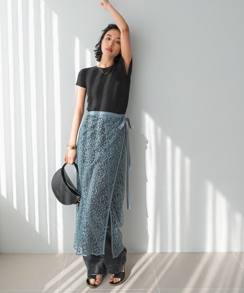 URBAN RESEARCH ROSSO（アーバンリサーチロッソ）の「フラワースパンコールレーススカート（スカート・レディース・sax/off・FREE）」の2枚目の写真