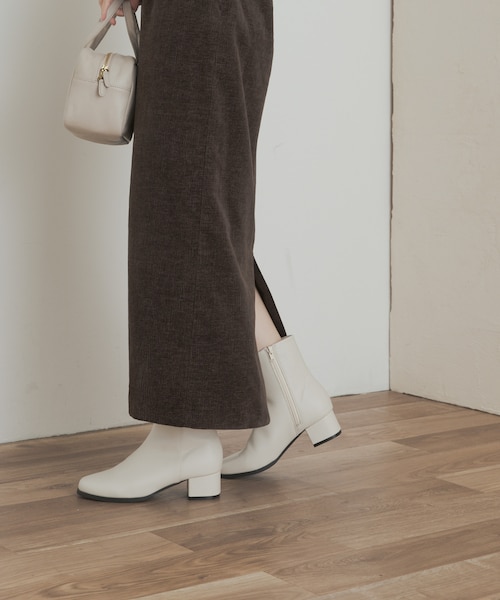 URBAN RESEARCH DOORS（アーバンリサーチドアーズ）の「チャンキーヒールブーツ（ブーツ・レディース・IVORY/BLACK・36/37/38）」の3枚目の写真