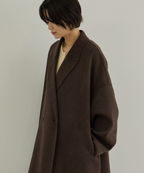 ADAM ET ROPE'(アダムエロペ)の「Super140's シャルムリバーロングコート(チェスターコート・レディース・ブラック/ブラウン/ベージュ系・M/S)」の14枚目の写真