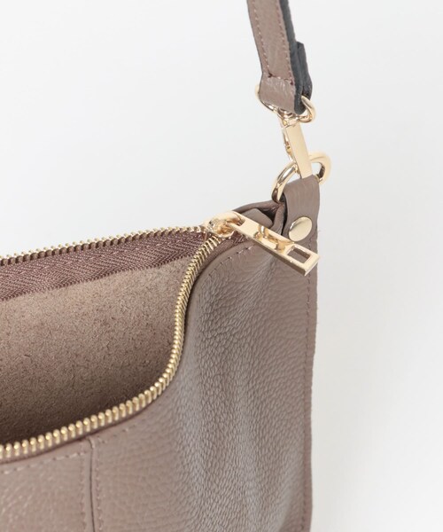 URBAN RESEARCH（アーバンリサーチ）の「ソフトレザーワンハンドルバッグ（トートバッグ・レディース・BLACK/L.BROWN・-）」の19枚目の写真