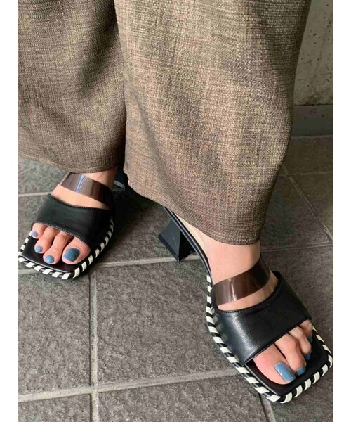 EMODA（エモダ）の「コンビフレアヒールサンダル（サンダル・レディース・ライトミックス/ホワイト/ブラック・M/S/L）」の2枚目の写真