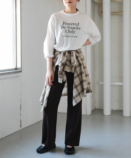 URBAN RESEARCH DOORS(アーバンリサーチドアーズ)の「FORK&SPOON オーバーサイズロゴロングスリーブTシャツ(Tシャツ/カットソー・レディース・OFF/BLACK・1)」の8枚目の写真