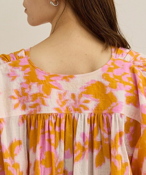 ROPE'（ロペ）の「【DEVEAUX（デヴォー）】別注ボカシフラワーボリュームスリーブブラウス/洗える（シャツ/ブラウス・レディース・ブラウン系/オレンジ系・F）」の18枚目の写真