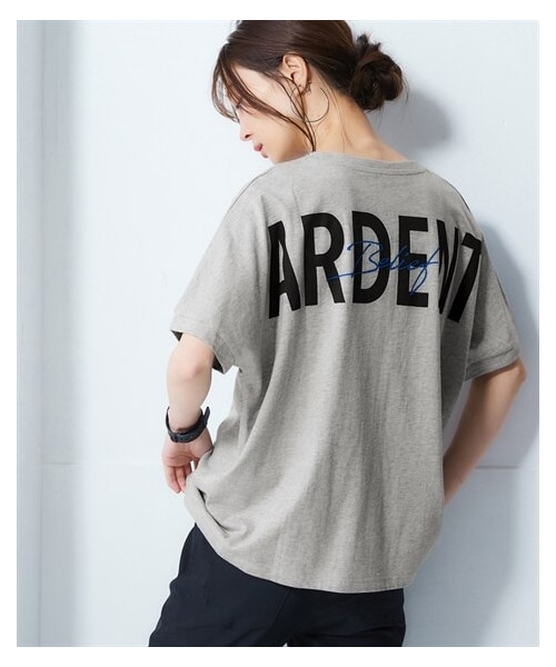 nissen（ニッセン）の「【選べる柄】吸汗速乾オーバーサイズプリントドルマンスリーブＴシャツ（Tシャツ/カットソー・レディース・杢グレー:バックデカロゴ/黒:バックデカロゴ/チャコール:センターロゴ/オフホワイト:センターロゴ/モカ:タテロゴ/カーキ:スターロゴ/オフホワイト:バックロゴ/杢グレー:バックロゴ・S~M/L~LL）」の17枚目の写真