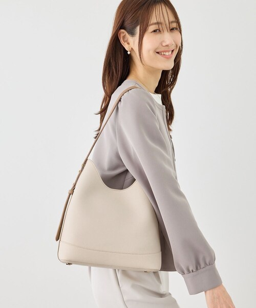ROPE' PICNIC(ロペピクニック)の「me fit BAG フィットワンショルダーミドルバッグ(ショルダーバッグ・レディース・ブラック/キナリ系/ライトグリーン/オレンジ系・F)」の22枚目の写真