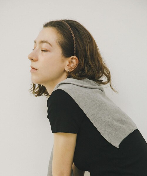 URBAN RESEARCH(アーバンリサーチ)の「decor『デコール』 TWIST HEADBAND(カチューシャ・レディース・BLACK/MOCHA・-)」の3枚目の写真
