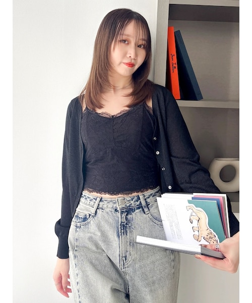 dazzlin（ダズリン）の「【UV】ラメシンプルニットカーディガン（カーディガン/ボレロ・レディース・ホワイト/グレー/ブラック/ブルー・F）」の3枚目の写真