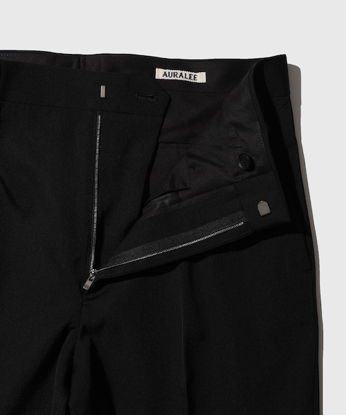 ADAM ET ROPE'(アダムエロペ)の「【AURALEE/オーラリー】LIGHT WOOL MAX GABARDINE SLACKS(スラックス・メンズ・ブラック/ダークブラウン・3/4/5)」の9枚目の写真