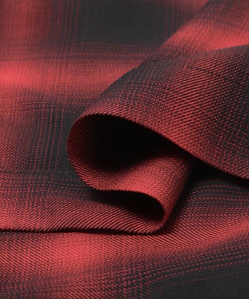 URBAN RESEARCH(アーバンリサーチ)の「COTTON PAN SOHOオンブレシャツショートスリーブ(シャツ/ブラウス・メンズ・GRAY/RED×BLK・2/3)」の15枚目の写真