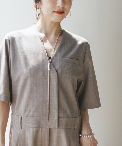 ADAM ET ROPE'(アダムエロペ)の「【EO(イオ)】Loop tie necklace(ネックレス・レディース・シルバー・F)」の1枚目の写真