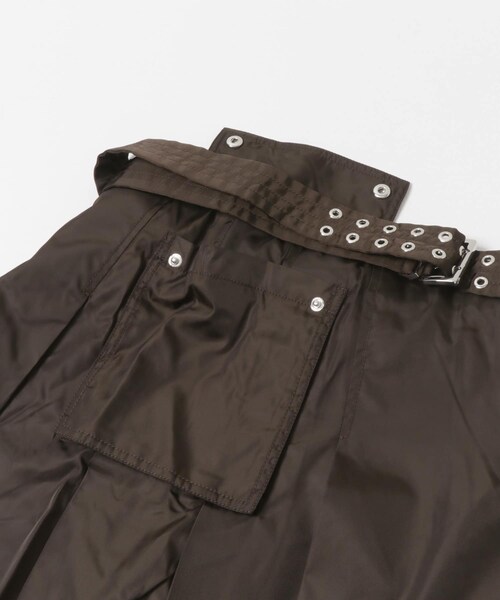 URBAN RESEARCH（アーバンリサーチ）の「GANNI　DUCHESSE NYLON POCKET SKIRT（スカート・レディース・DEMITASSE・36）」の4枚目の写真