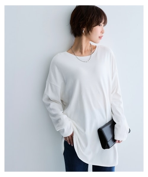 nissen（ニッセン）の「綿１００％スムースゆるシルエット裾ラウンドロング丈Tシャツ＜大きいサイズ有＞（チュニック・レディース・黒/ロイヤルブルー/オフホワイト/ライトグレー/エメラルドグリーン/マスタード・S~M相当/L~LL相当/3L~4L相当/5L~6L相当/8L相当/10L相当）」の8枚目の写真