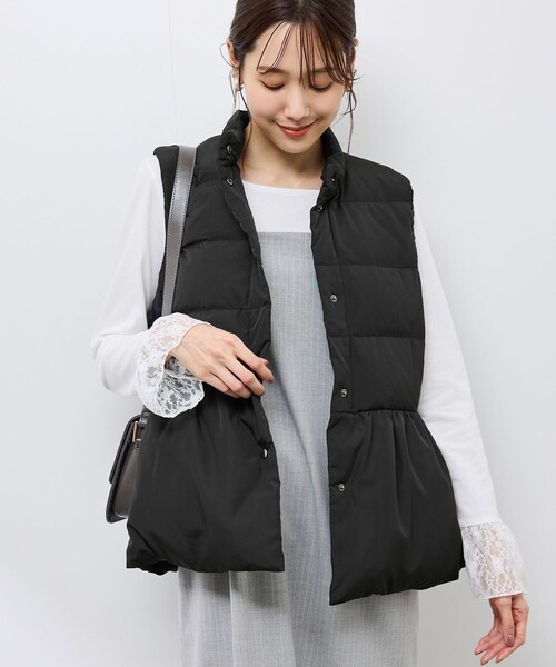 ROPE' PICNIC（ロペピクニック）の「【GREEN DOWN/グリーンダウン】ペプラムダウンベスト（ダウンベスト・レディース・ブラック/オフホワイト・F）」の7枚目の写真