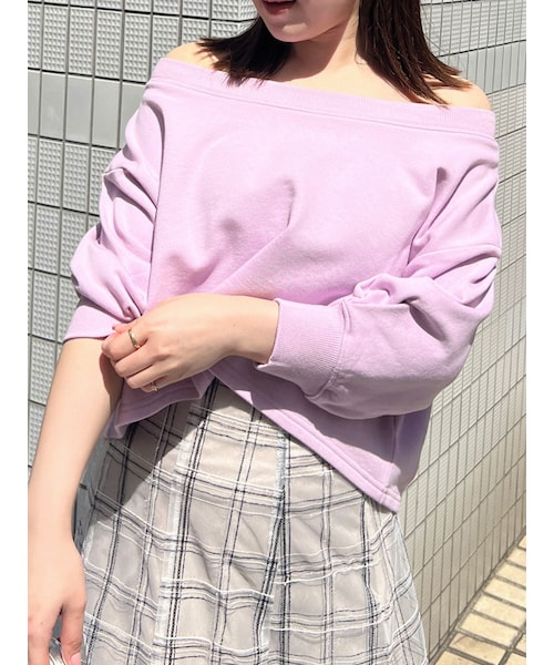 MERCURYDUO（マーキュリーデュオ）の「裏毛オフショルクロップドカットソー（スウェット・レディース・オフホワイト/ライトグレー/ピンク・F）」の5枚目の写真