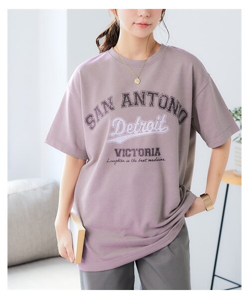 nissen（ニッセン）の「ピグメントライクビンテージ風オーバーサイズプリントTシャツ＜大きいサイズ有＞（Tシャツ/カットソー・レディース・チャコールグレ―:スクエアロゴ/ブルー:フラワーロゴ/ピンク:カレッジロゴ/グレー:ポップロゴ/グレイッシュカーキ:ワッペンロゴ・S~M/L~LL/3L~4L/5L~6L）」の6枚目の写真